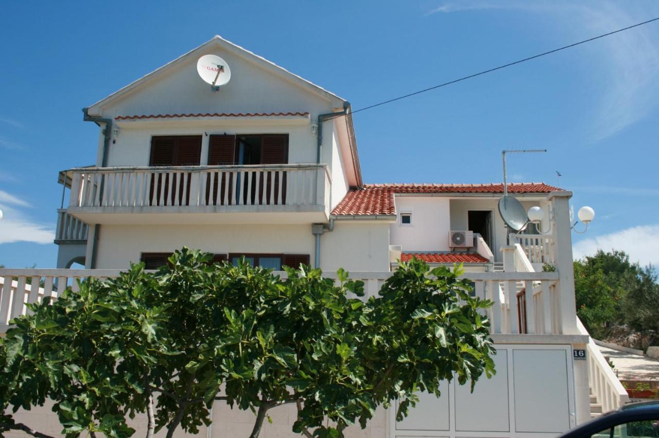 Apartments With A Parking Space Jezera, Murter - 5079 Екстериор снимка